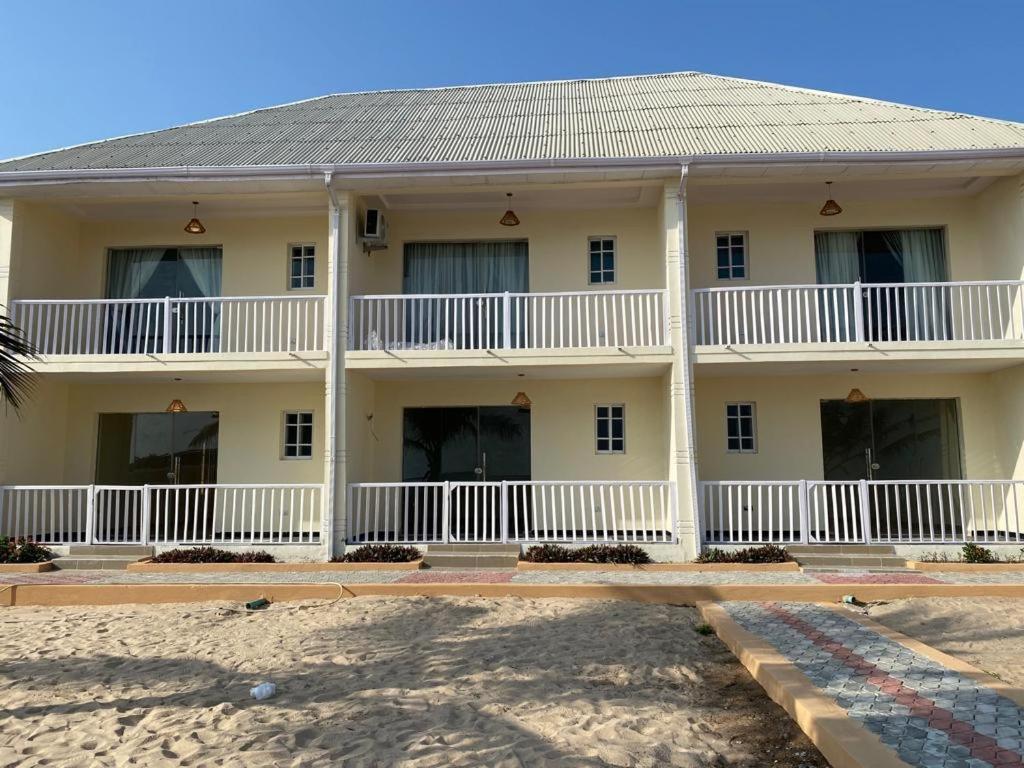 לקי Oceanfront Wavecrest Hotel מראה חיצוני תמונה
