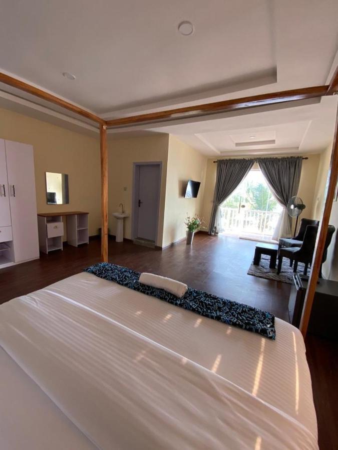 לקי Oceanfront Wavecrest Hotel מראה חיצוני תמונה
